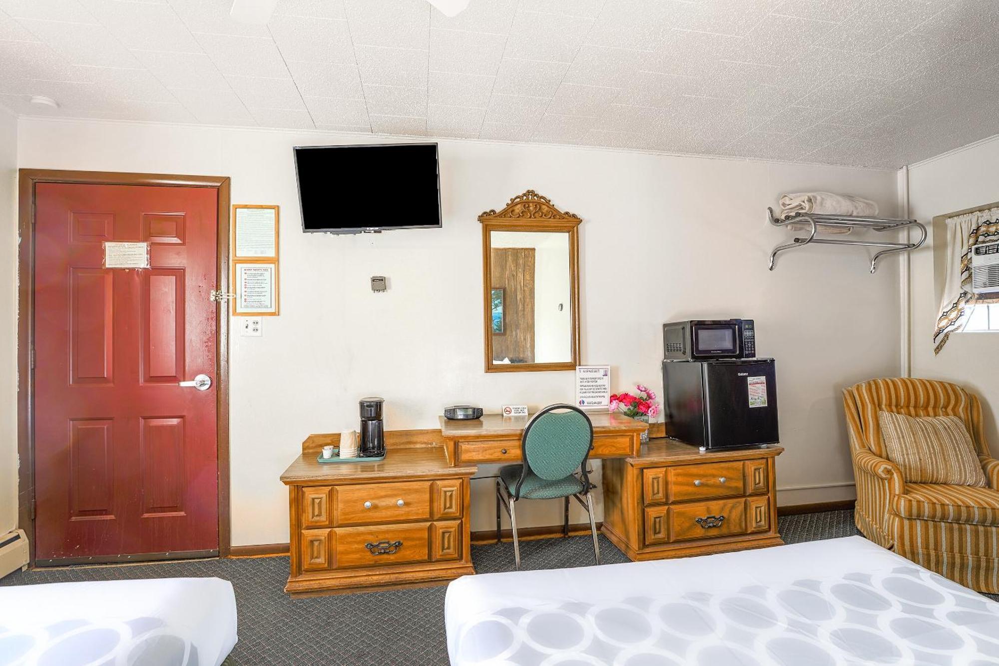 Love Hotels Silver Street By Oyo At Hurley Wi Экстерьер фото