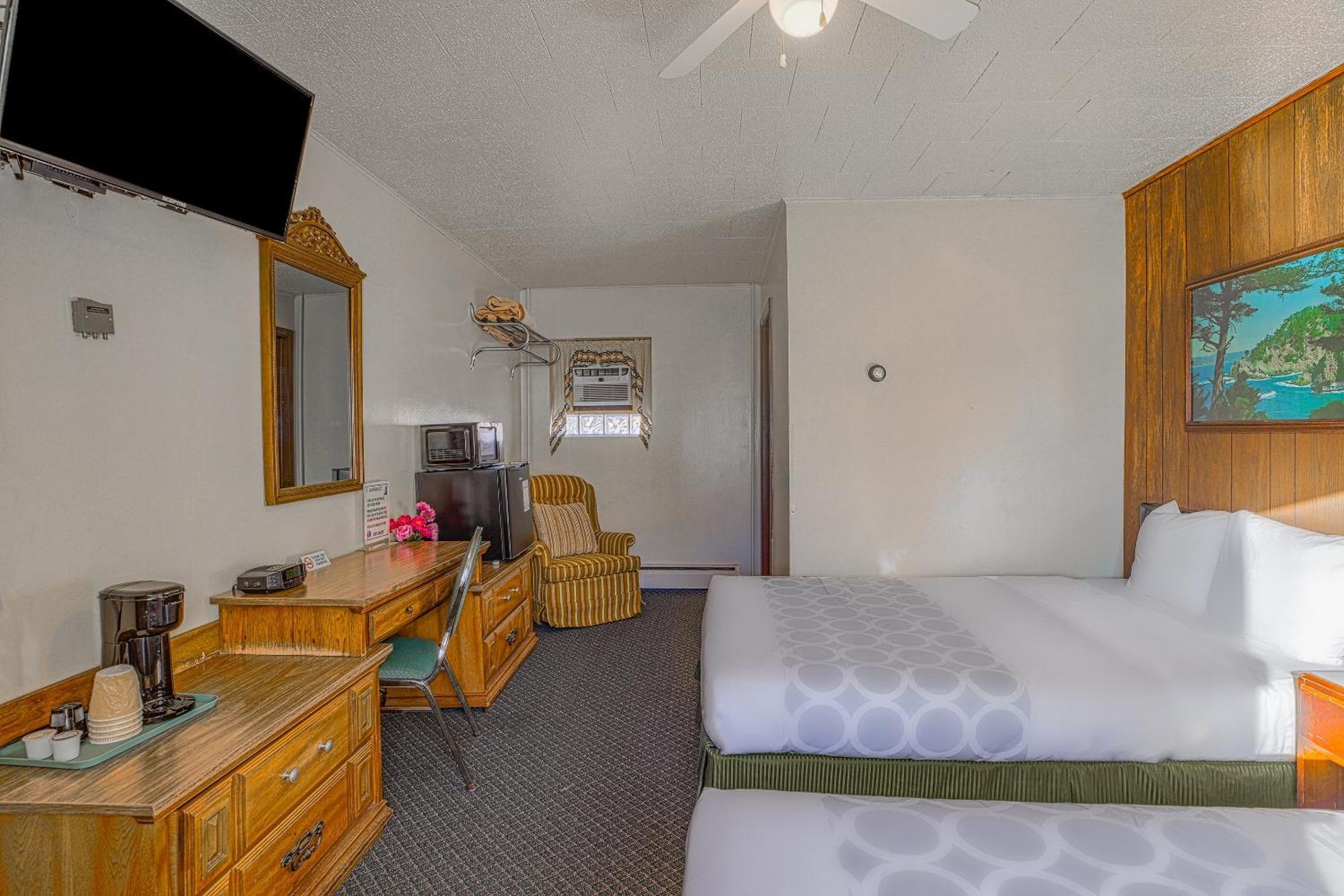 Love Hotels Silver Street By Oyo At Hurley Wi Экстерьер фото